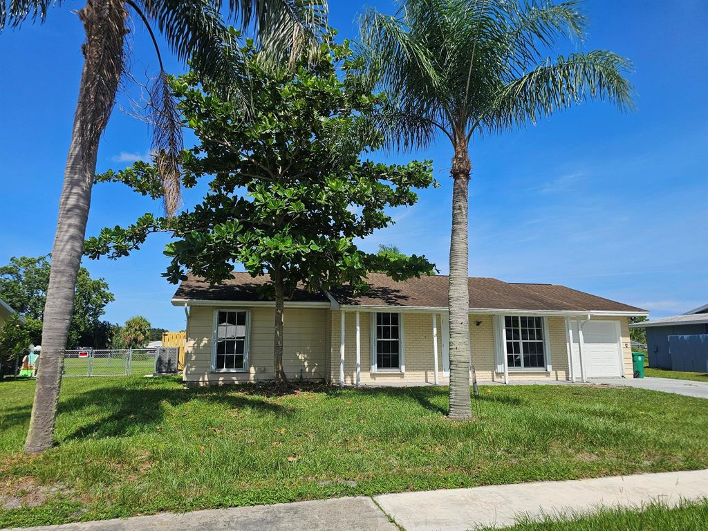 Photo of 329 NE Cullman Court, Port Saint Lucie, FL 34983 (MLS # R11112082)