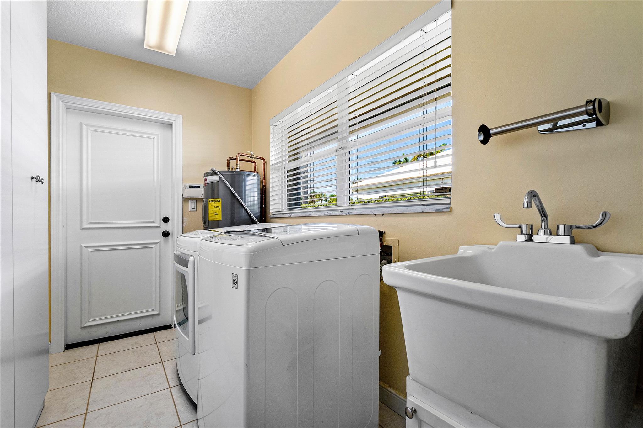 Camino Gardens Sec 02 - Residential Lease