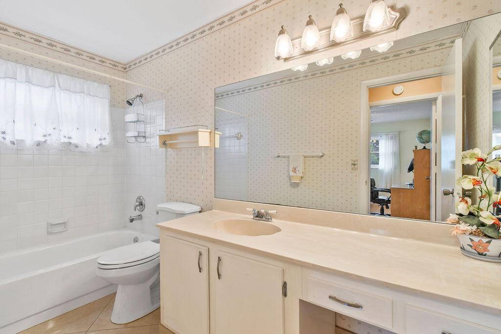 LUCERNE HOMES EAST 4 - Residential