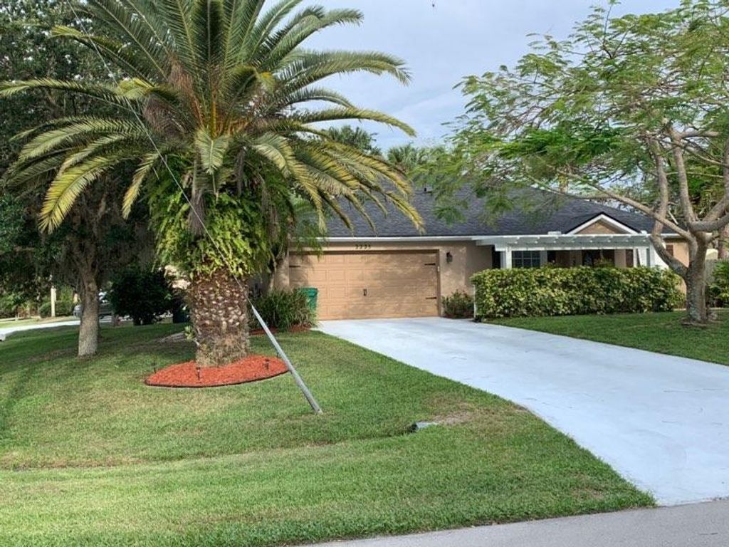 Photo of 2225 SW Trapp Terrace, Port Saint Lucie, FL 34953 (MLS # R10798046)