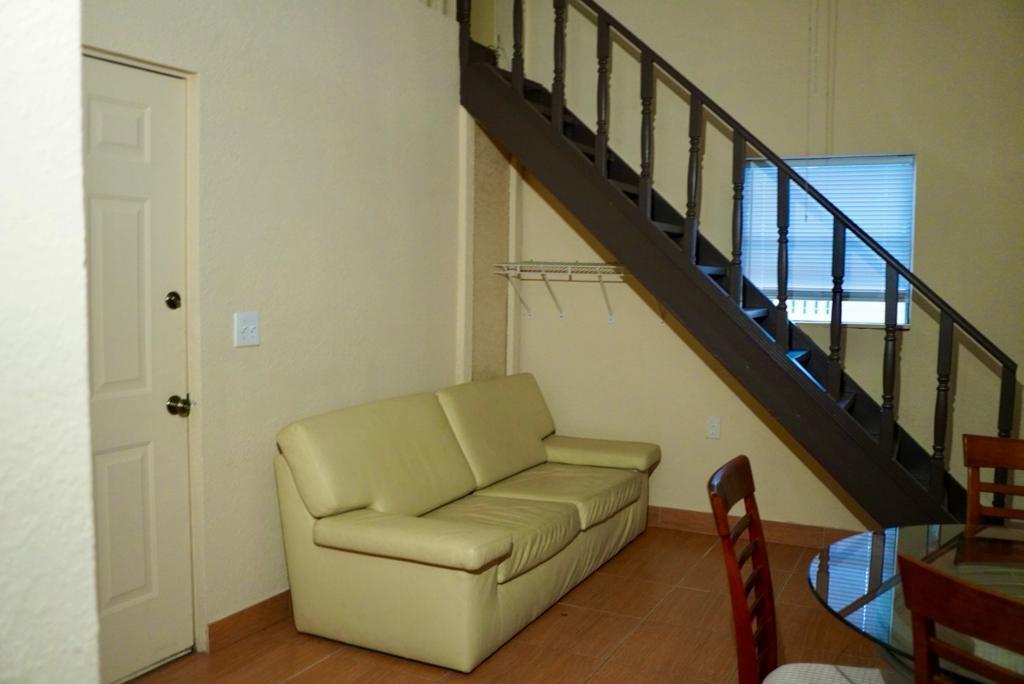 LOXAHATCHEE GROVES IN - Residential Lease