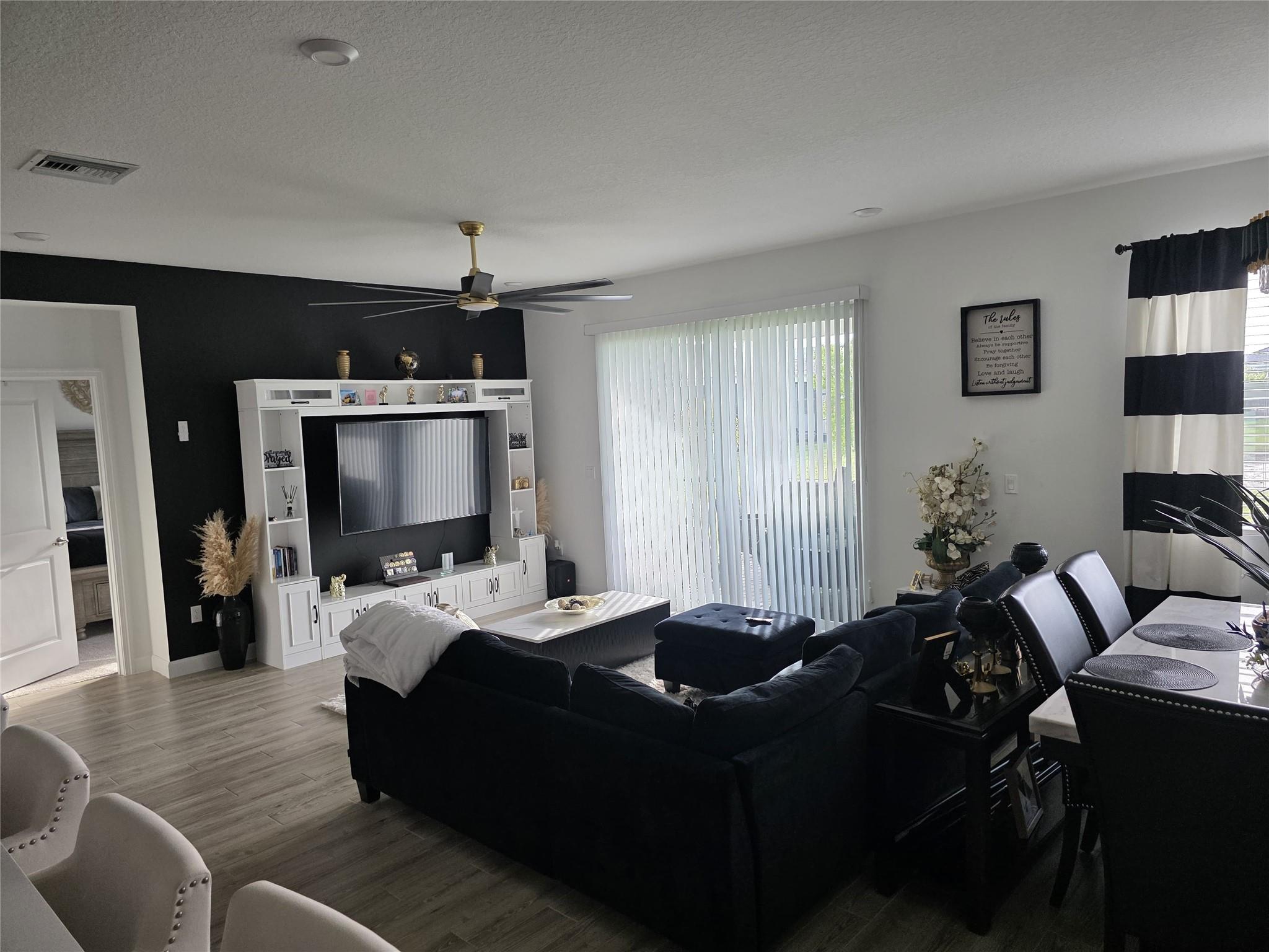 CADENCE PHASE II - Residential Lease