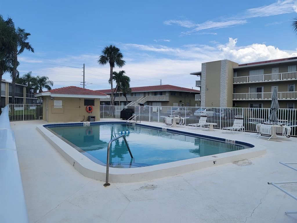 Photo of 409 Us Highway 1 #208, North Palm Beach, FL 33408 (MLS # R10896498)