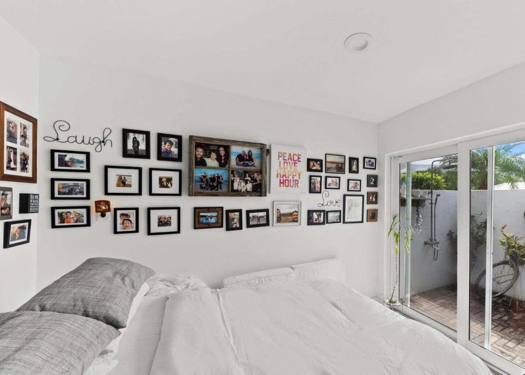 MARINELLO ESTATES/TROPIC ISLE - Residential