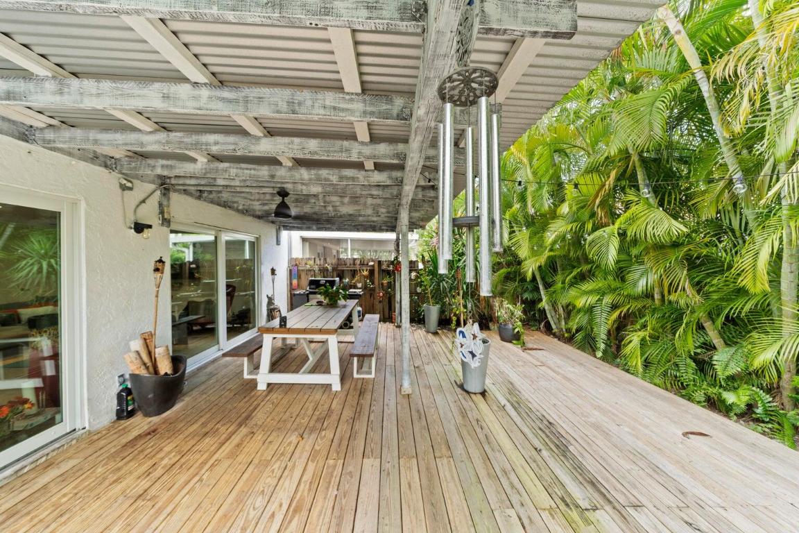 MARINELLO ESTATES/TROPIC ISLE - Residential