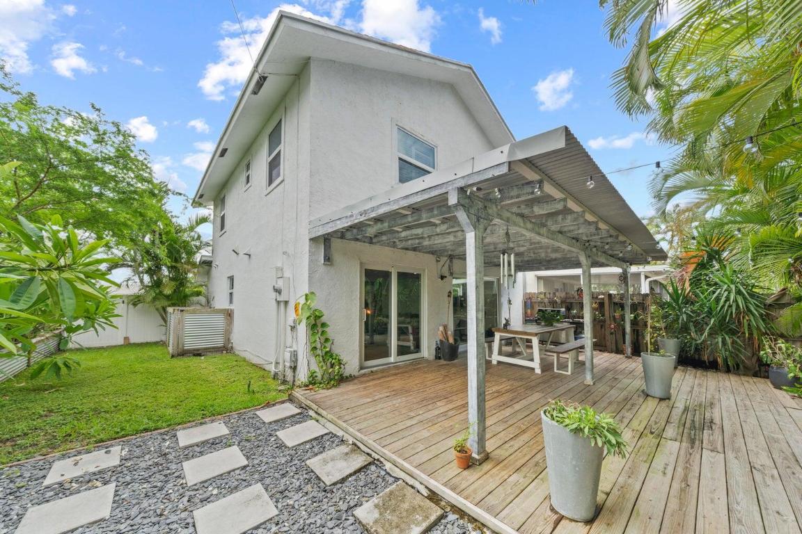 MARINELLO ESTATES/TROPIC ISLE - Residential