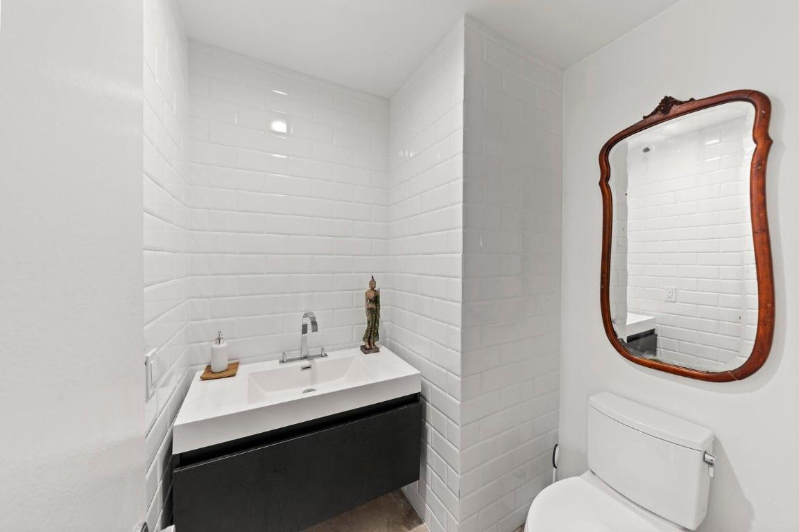 MARINELLO ESTATES/TROPIC ISLE - Residential