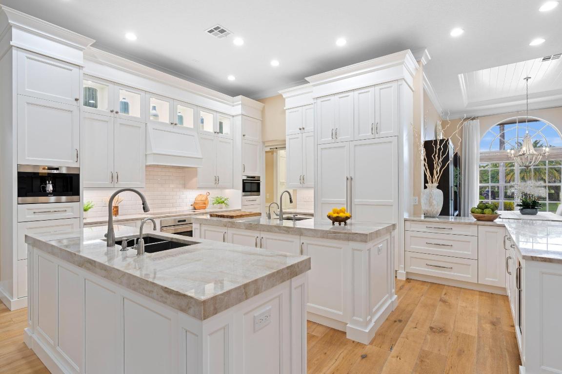 10196 Avenida Del Rio