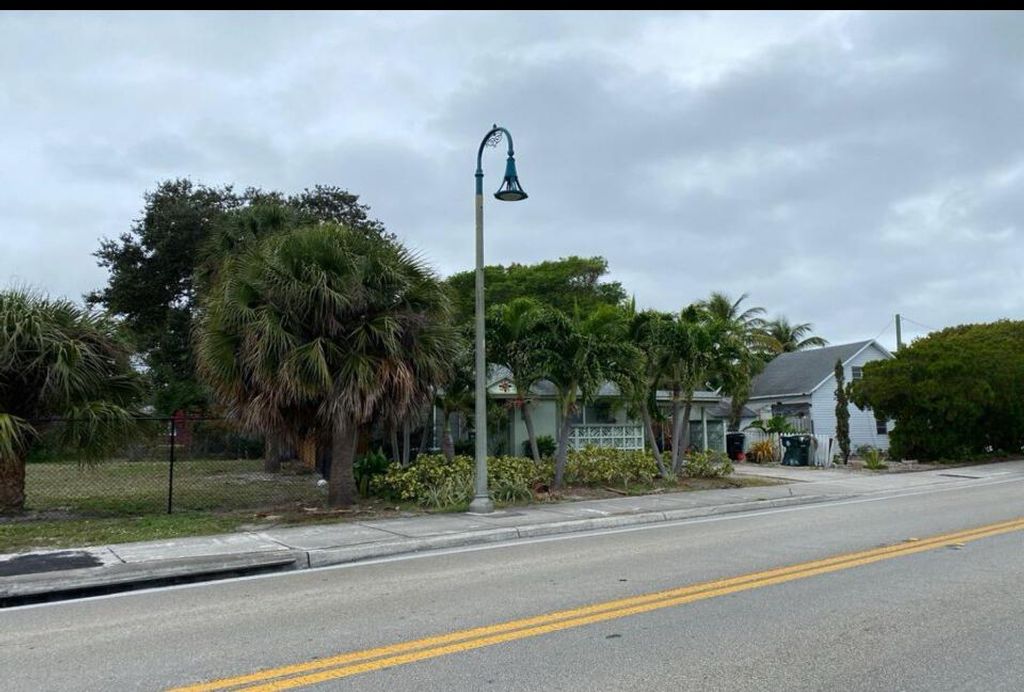 Photo of 505 S S Federal Highway, Lake Worth Beach, FL 33460 (MLS # R11109135)