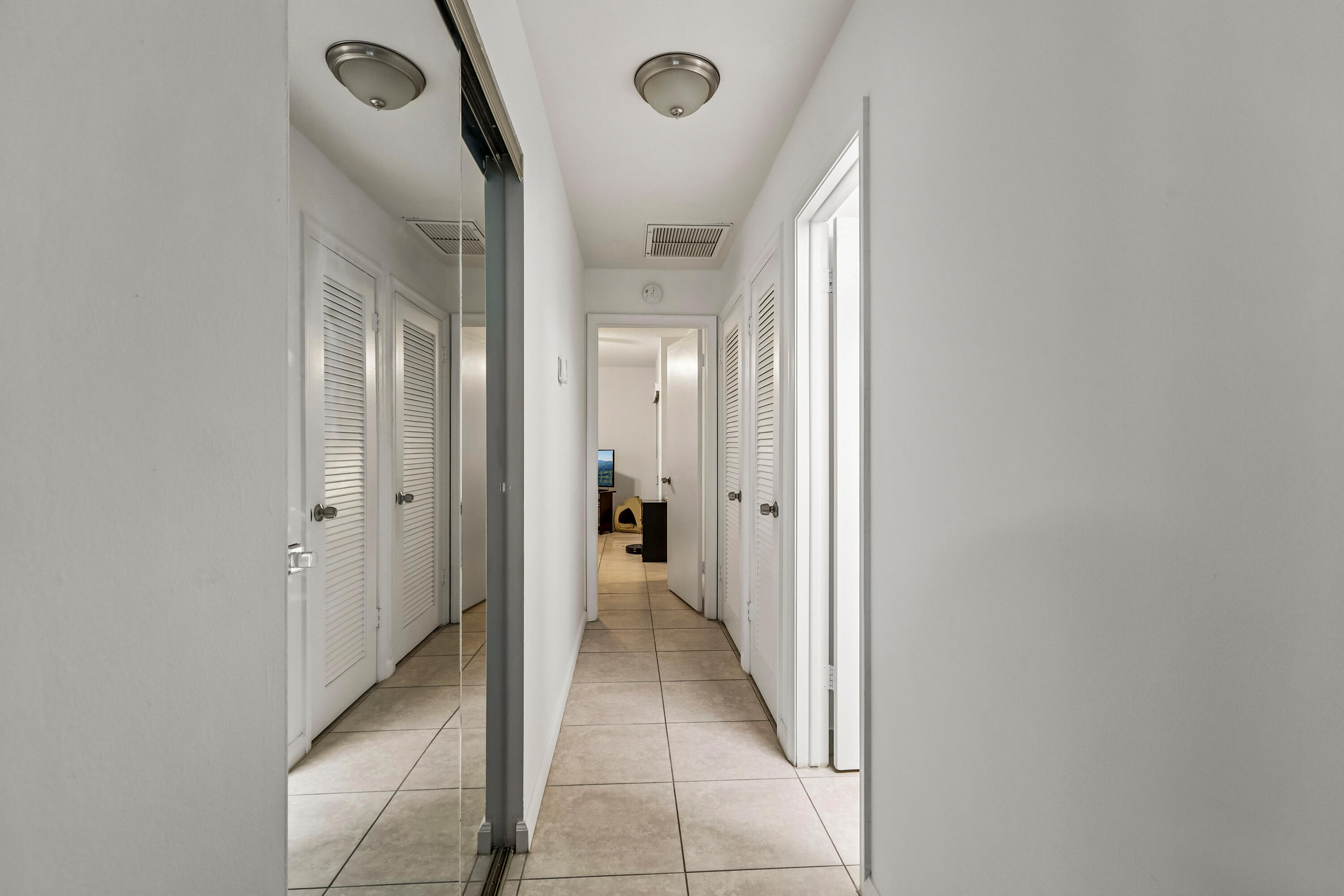 LAUDERDALE WEST CONDO NO VI - Residential