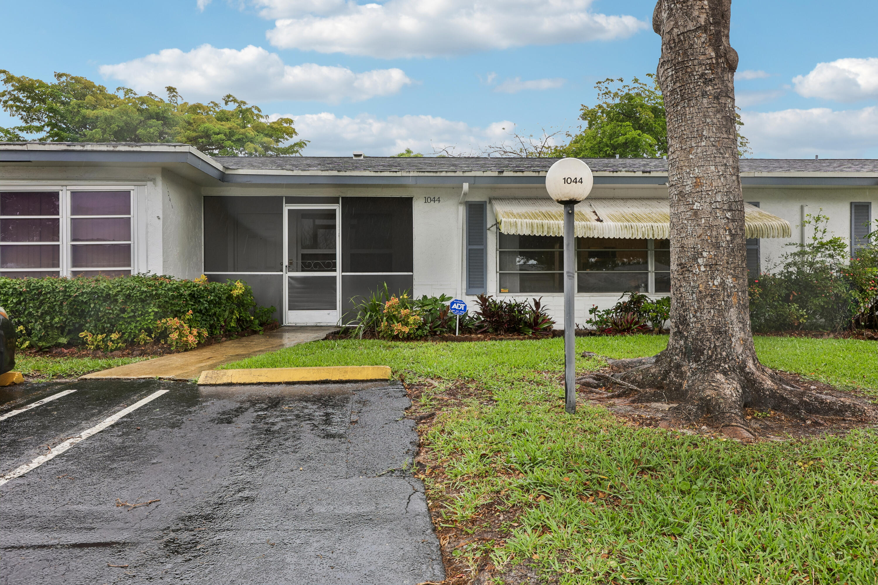 LAUDERDALE WEST CONDO NO VI - Residential