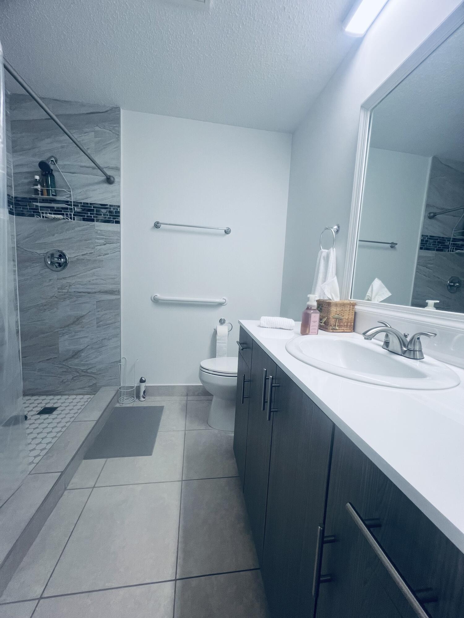 1044 NW 83rd Avenue B59