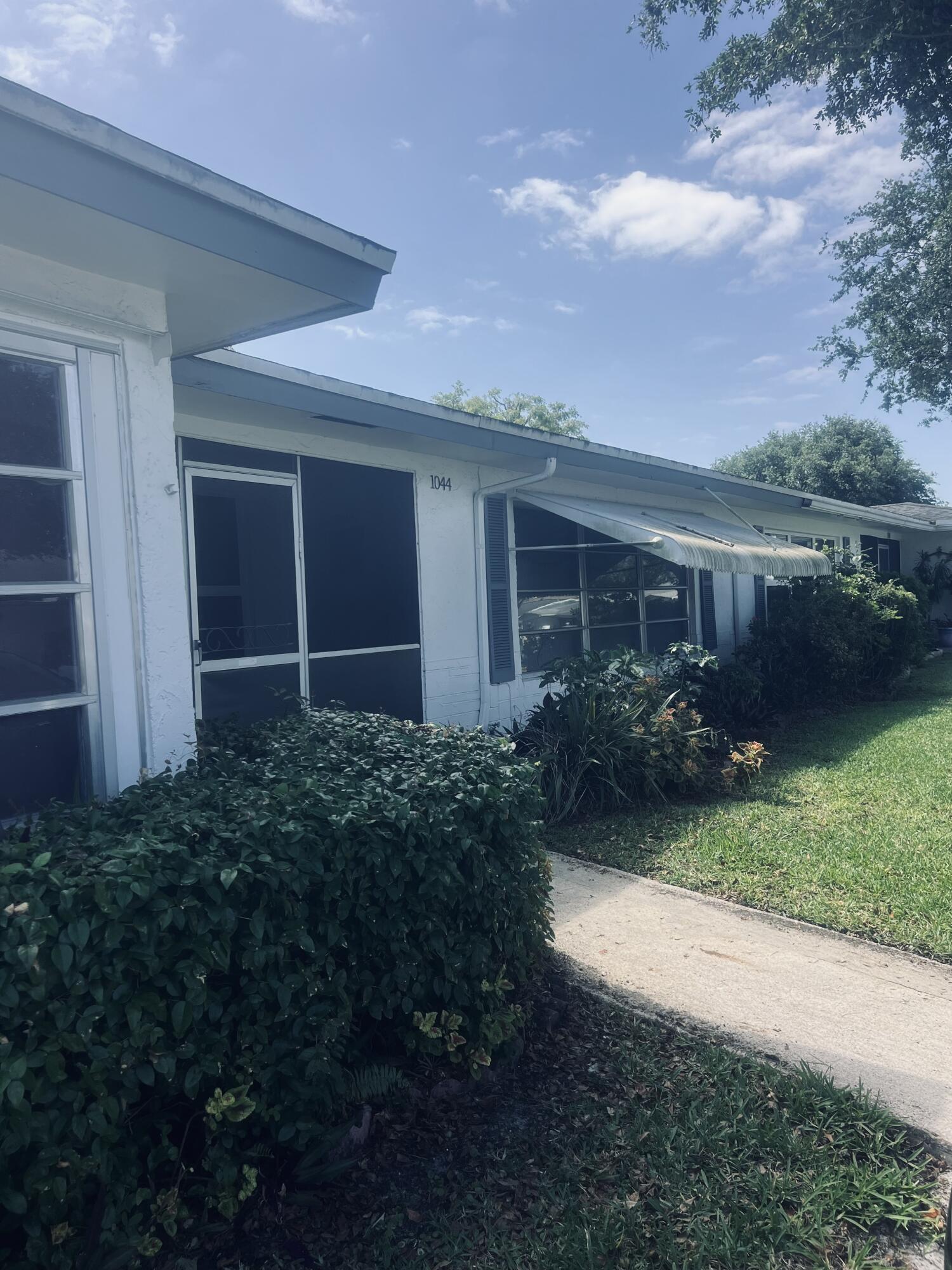 LAUDERDALE WEST CONDO NO VI - Residential