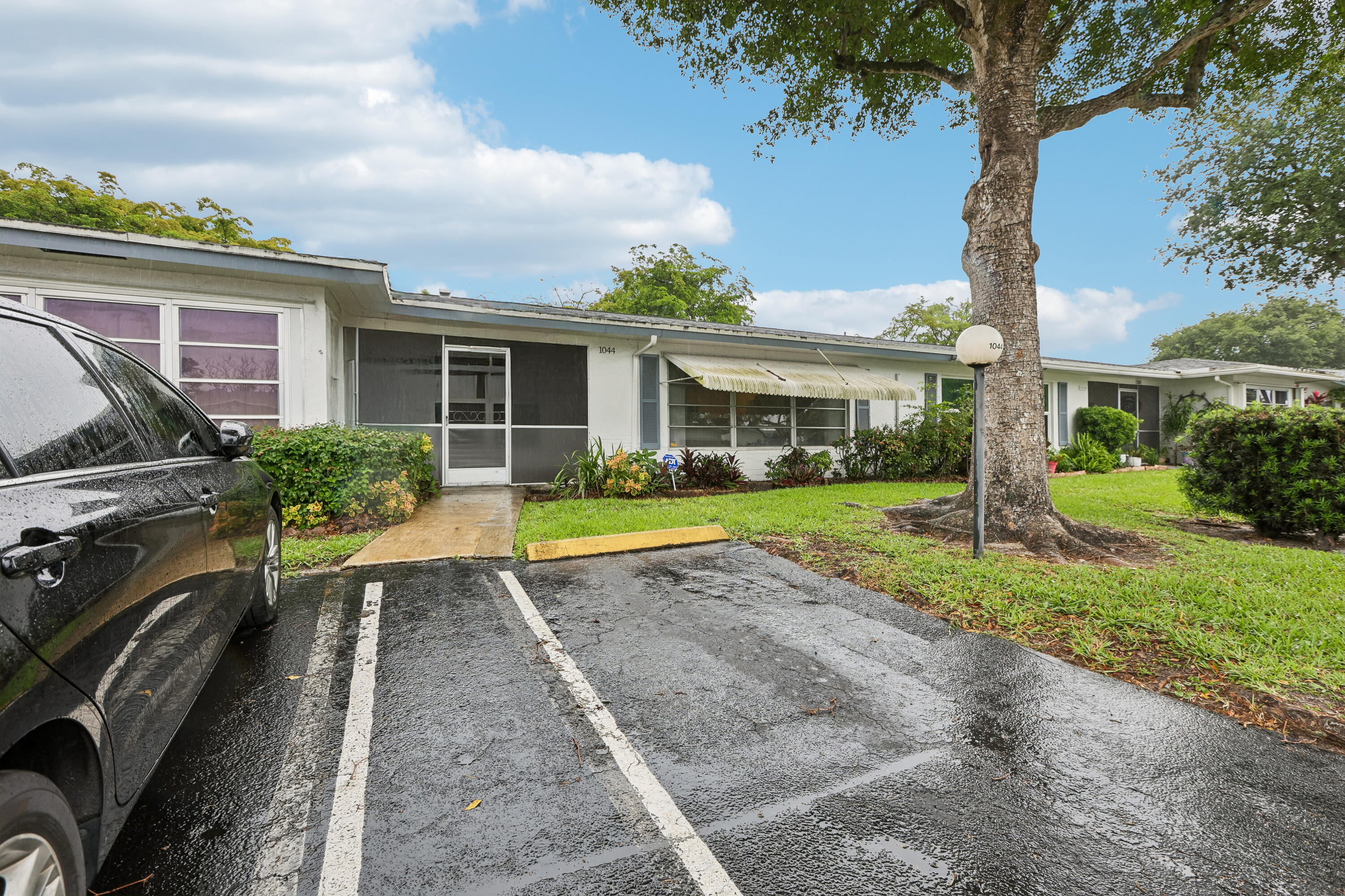 LAUDERDALE WEST CONDO NO VI - Residential