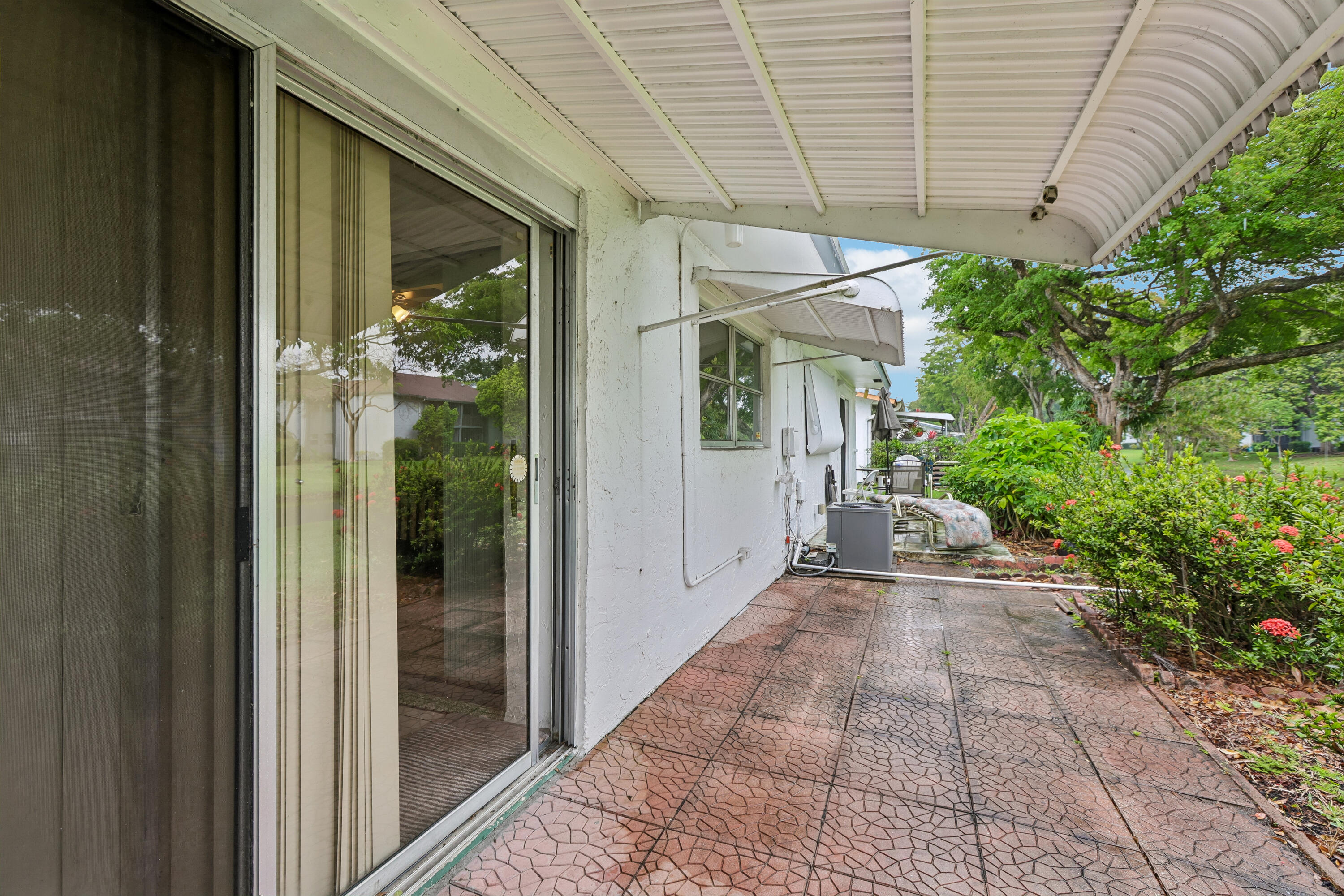 LAUDERDALE WEST CONDO NO VI - Residential