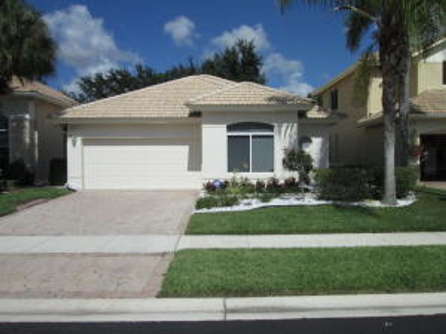 HAMMOCK POINT/GRAND CYPRESS, IS AN EXCLUSIVE PRIVATE ENCLAVE OF 20 LUXURY PATIO HOMES, BUILT IN 1996. COMPLETELY WALLED COMMUNITY, WITH SECURED ENTRANCE GATES.  THIS 3 BEDROOM, 2.5 BATH HOME  HAS BEEN WELL MAINTAINED BY THIS ORIGINAL OWNER.  MUCH SOUGHT AFTER & SELDOM AVAILABLE.LIGHT, BRIGHT, SCREENED PATIO, ADDED BENEFIT OF LARGE OVER SIZED BACK YARD, BIG ENOUGH FOR YOU TO INSTALL YOUR VERY OWN PRIVATE SWIMMING POOL. MONITORED SECURITY, STAINLESS APPLIANCES, 3 YEARS OLD, KITCHEN INSTANT HOT WATER,TRANE A/C, LAUNDRY ROOM INSIDE HOUSE,WITH LAUNDRY TUB, LOW HOA $660.00 QUARTER, INCLUDES ELECTRONIC GATE ENTRANCE, BASIC CABLE, MAINTENANCE OF COMMON AREAS, LAWN SERVICE FRONT & BACK, MONITORED ALARM SYSTEM, CLEANING OF ROOFS WHEN NEEDED