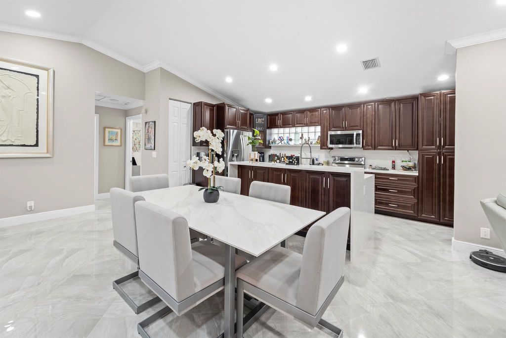 Photo of 9906 Harbour Lake Circle, Boynton Beach, FL 33437 (MLS # R11093549)