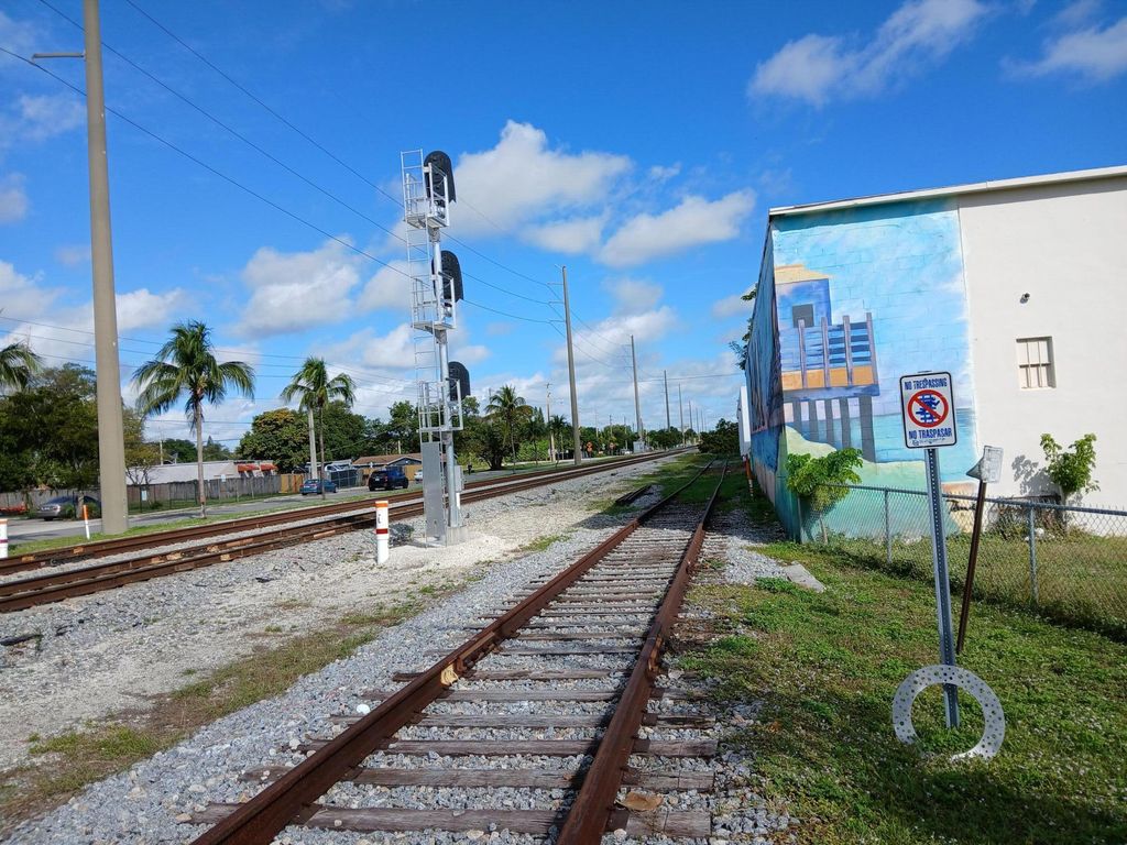 Photo of 5 NW 3rd Avenue, Dania Beach, FL (MLS # B26035148)