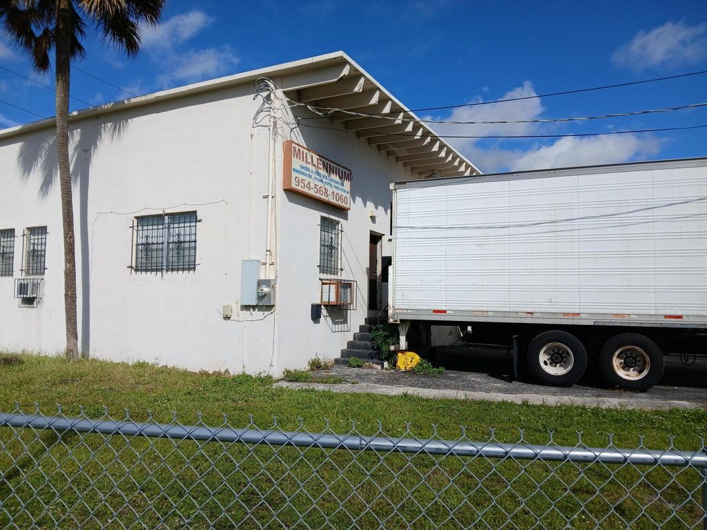 Photo of 5 NW 3rd Avenue, Dania Beach, FL (MLS # B26035148)