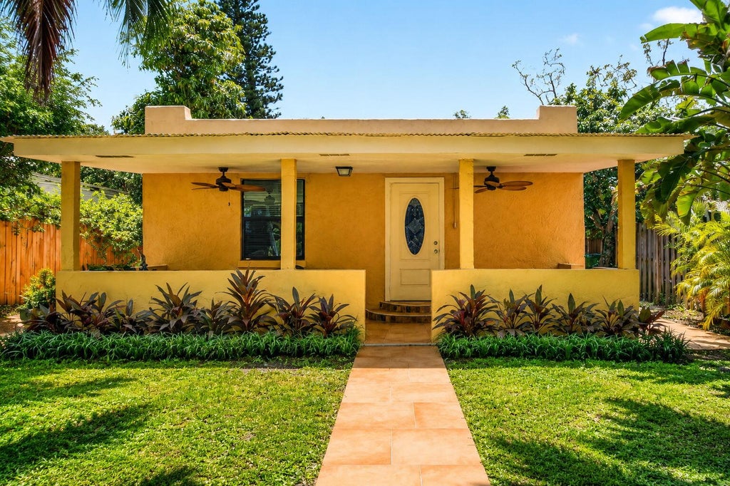 Photo of 640 34TH Street, West Palm Beach, FL 33407 (MLS # B26065649)