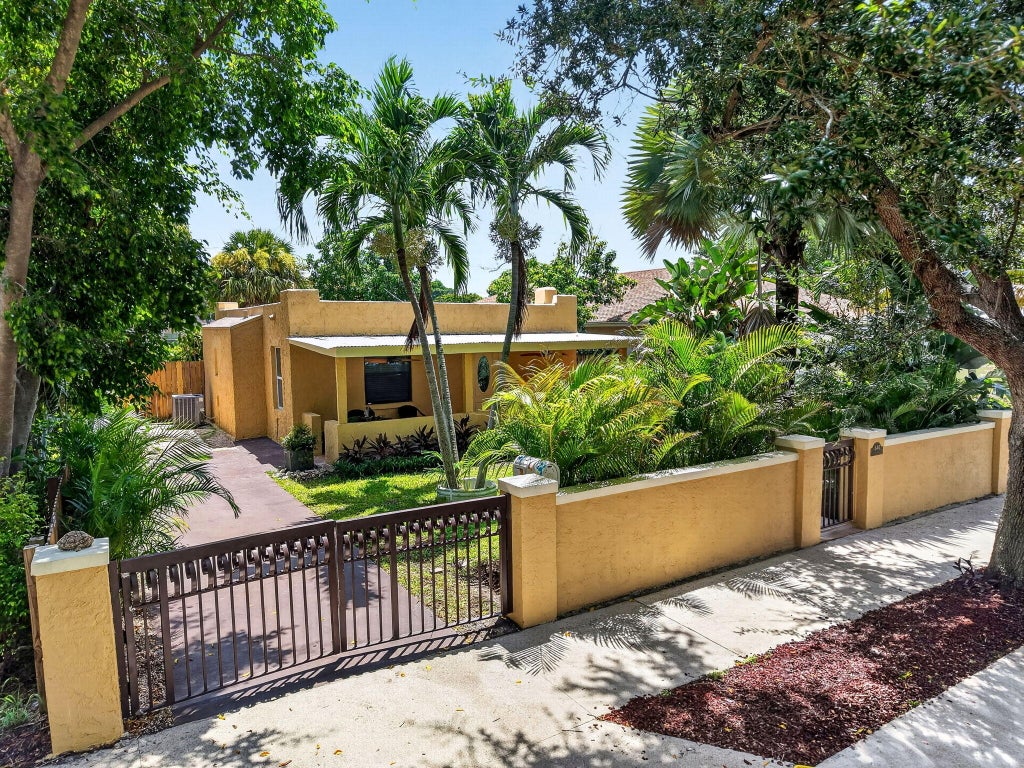 Photo of 640 34TH Street, West Palm Beach, FL 33407 (MLS # B26065649)