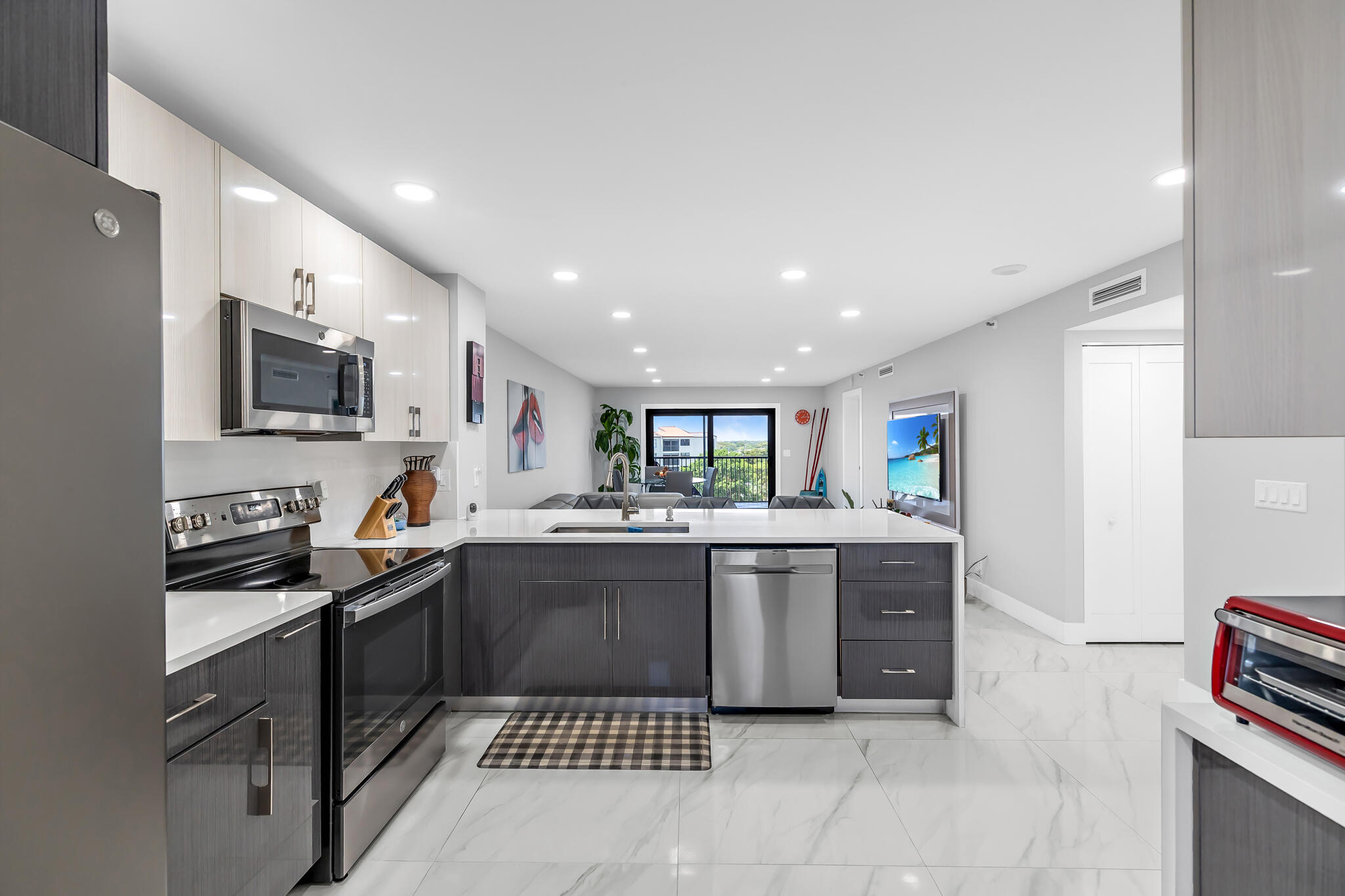 CYPRESS BEND CONDOMINIUM VI - Residential