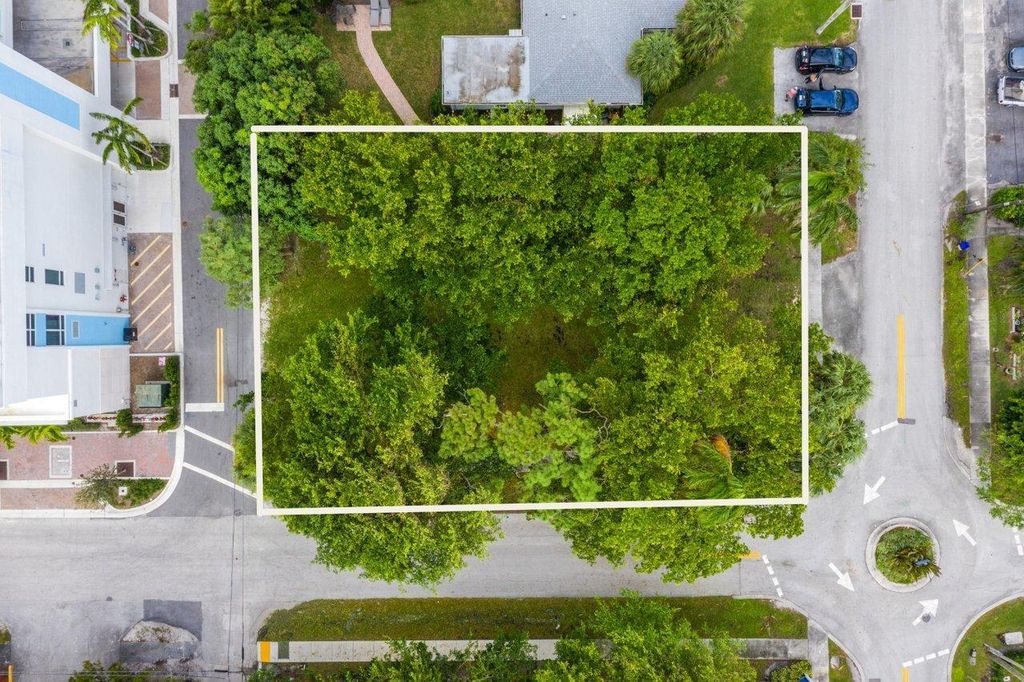 Photo of 146 SE 7th Avenue, Delray Beach, FL 33483 (MLS # R10952496)