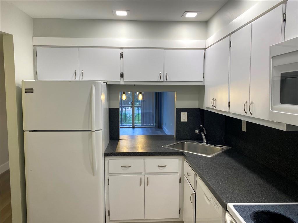 CORAL RIDGE EAST CONDO - Residential Lease