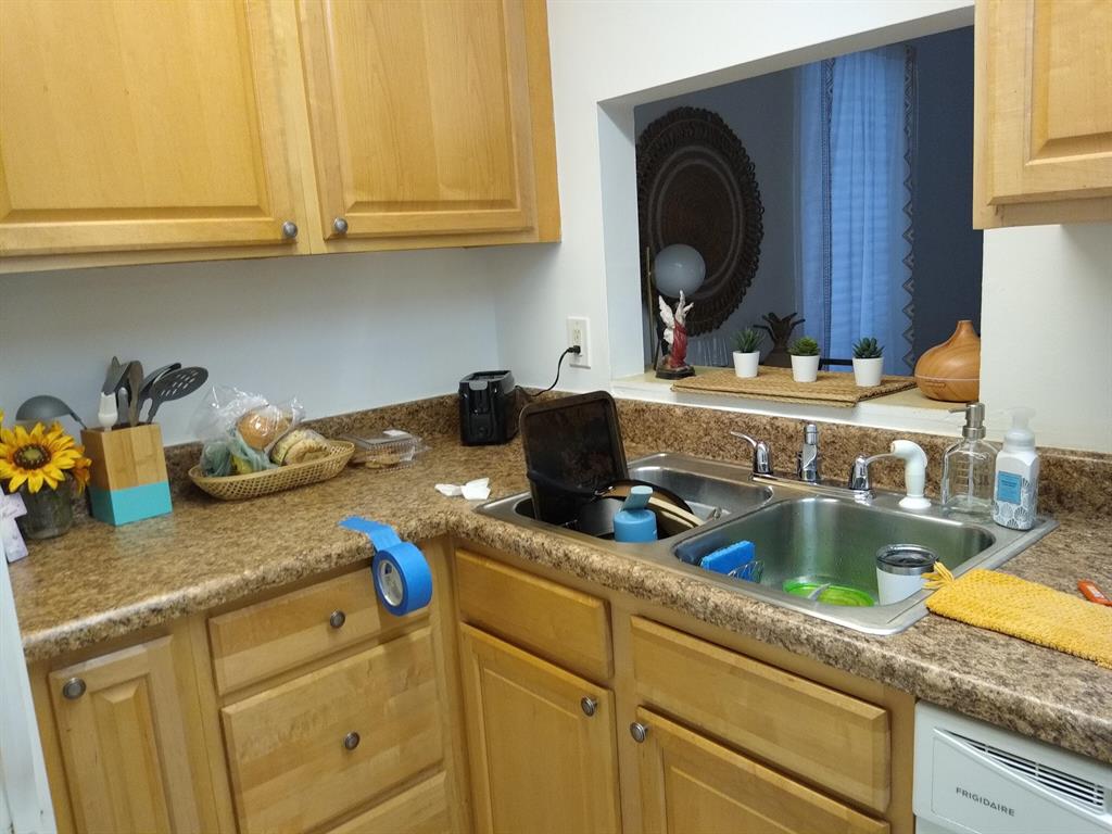 CASA DEL RIO CONDO - Residential