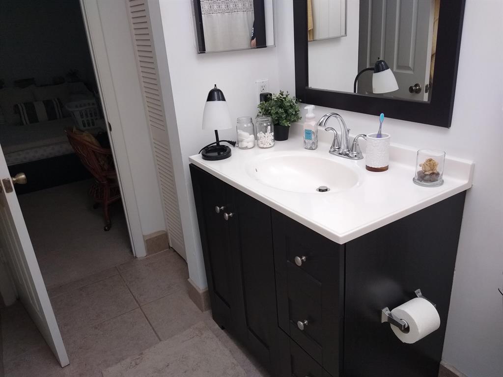 CASA DEL RIO CONDO - Residential