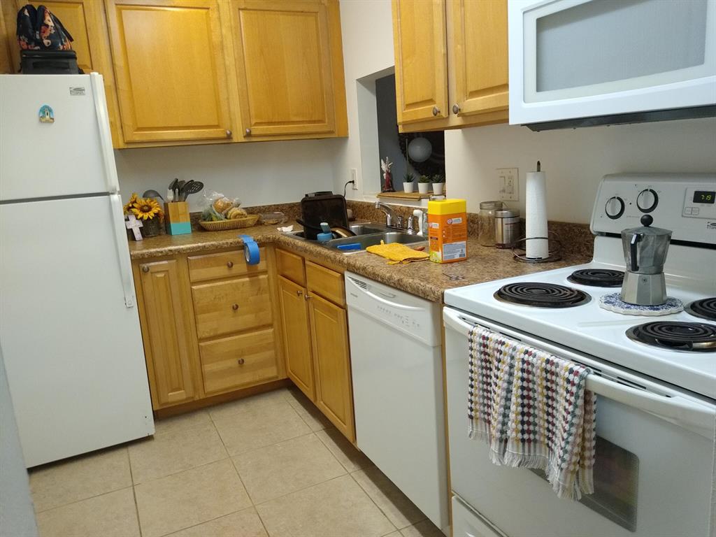 CASA DEL RIO CONDO - Residential