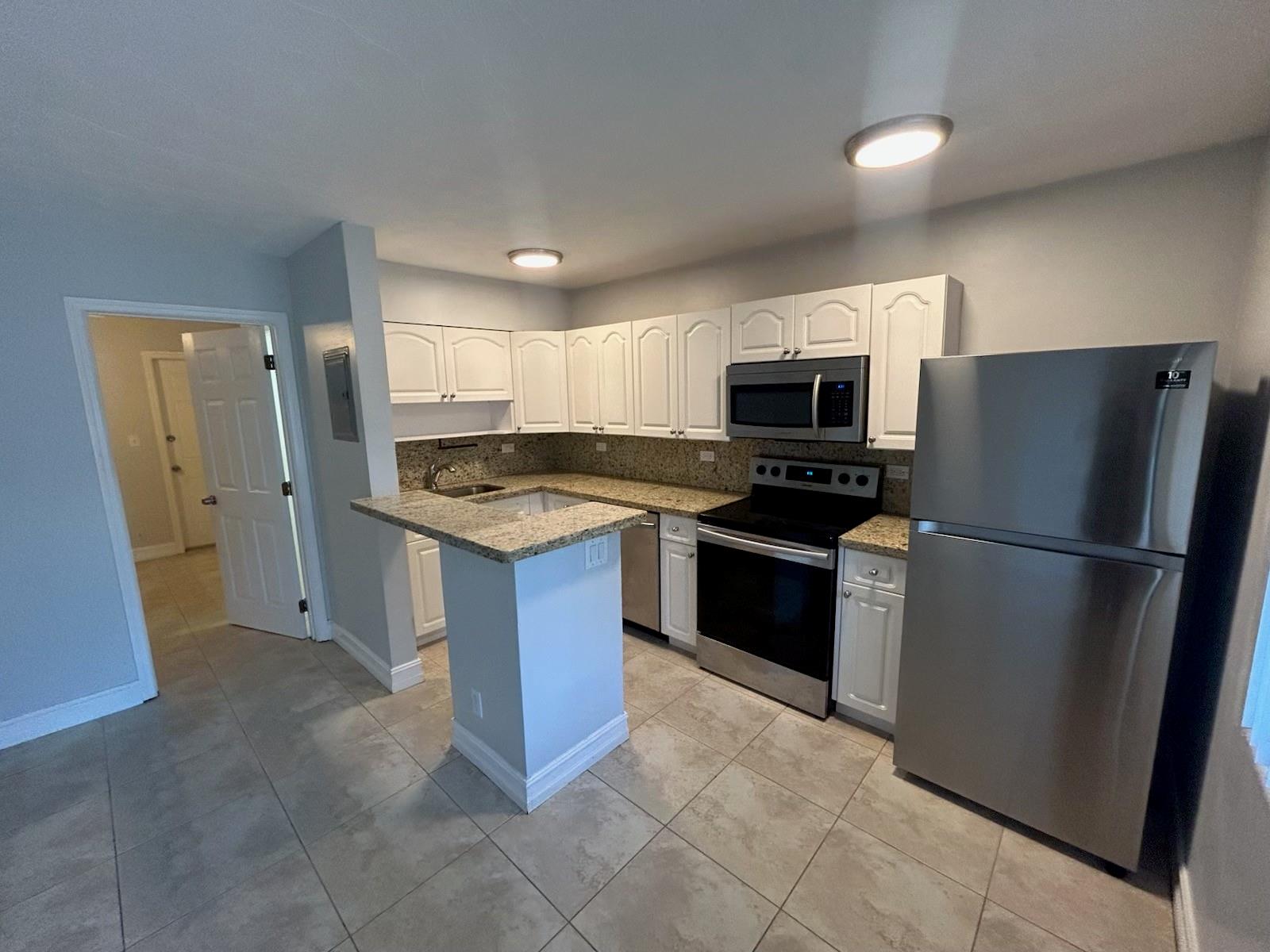 925 NE 17th Ave 3