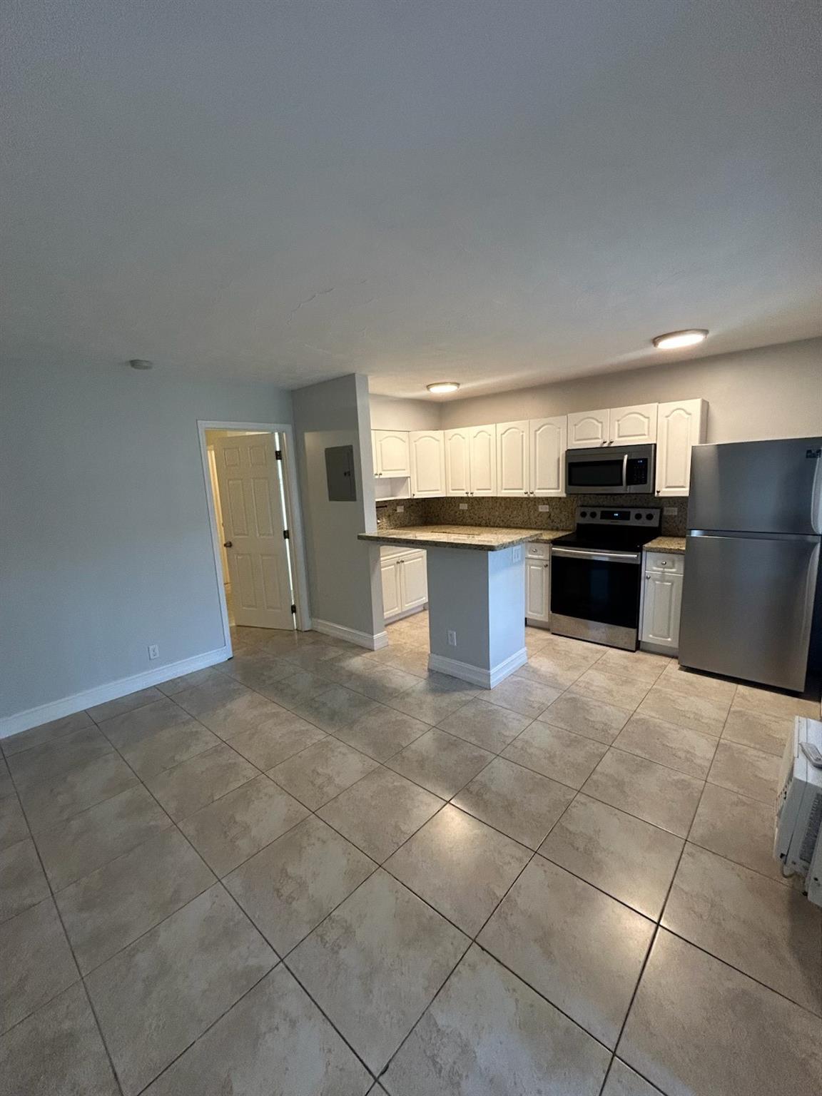 925 NE 17th Ave 3