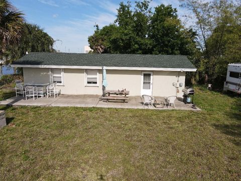 Single Family Residence in Okeechobee FL 6258 US Highway 441.jpg