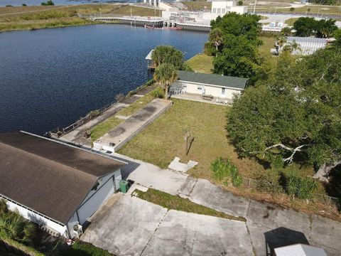 A home in Okeechobee