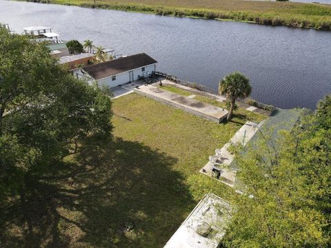 A home in Okeechobee