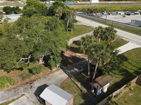 A home in Okeechobee