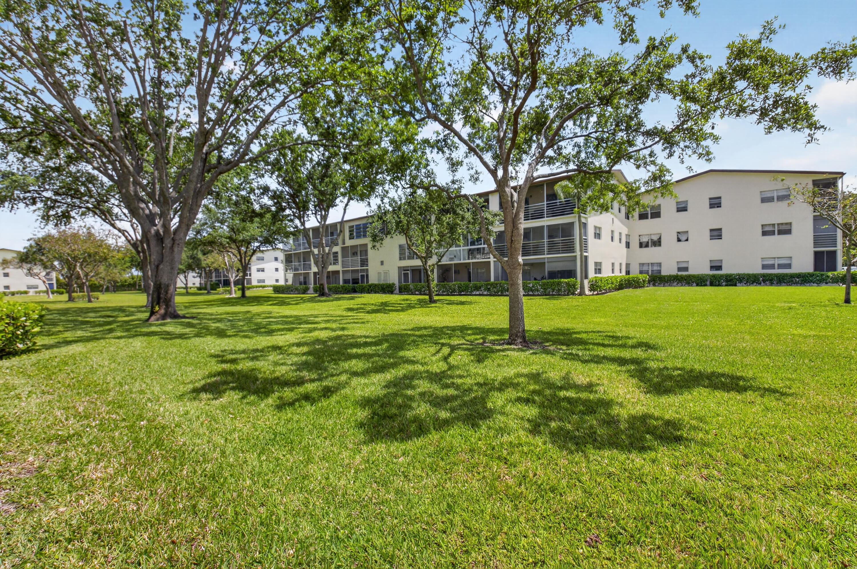 MANSFIELD AT CENTURY VILLAGE CONDO - Residential Lease