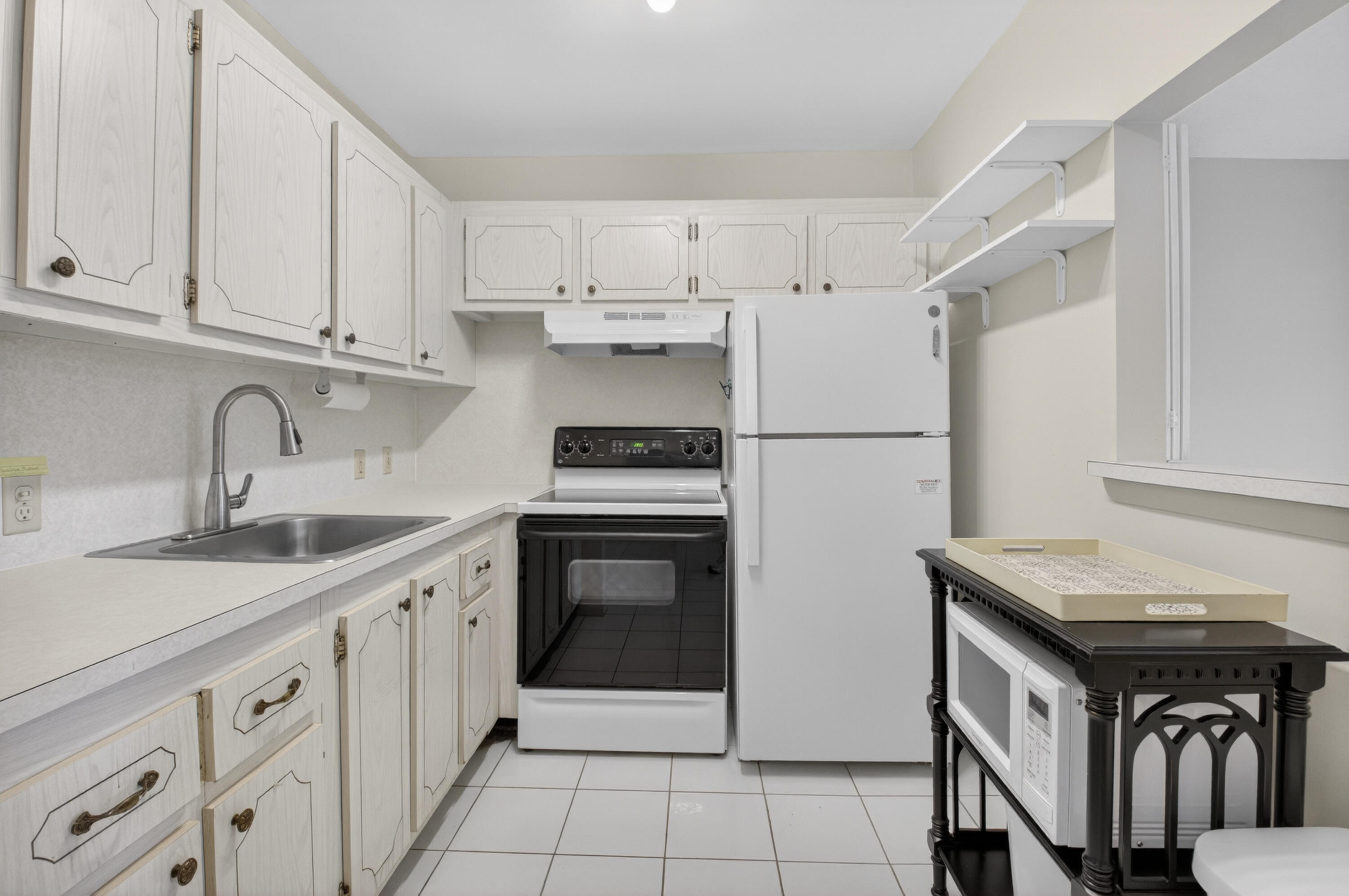 MANSFIELD AT CENTURY VILLAGE CONDO - Residential Lease