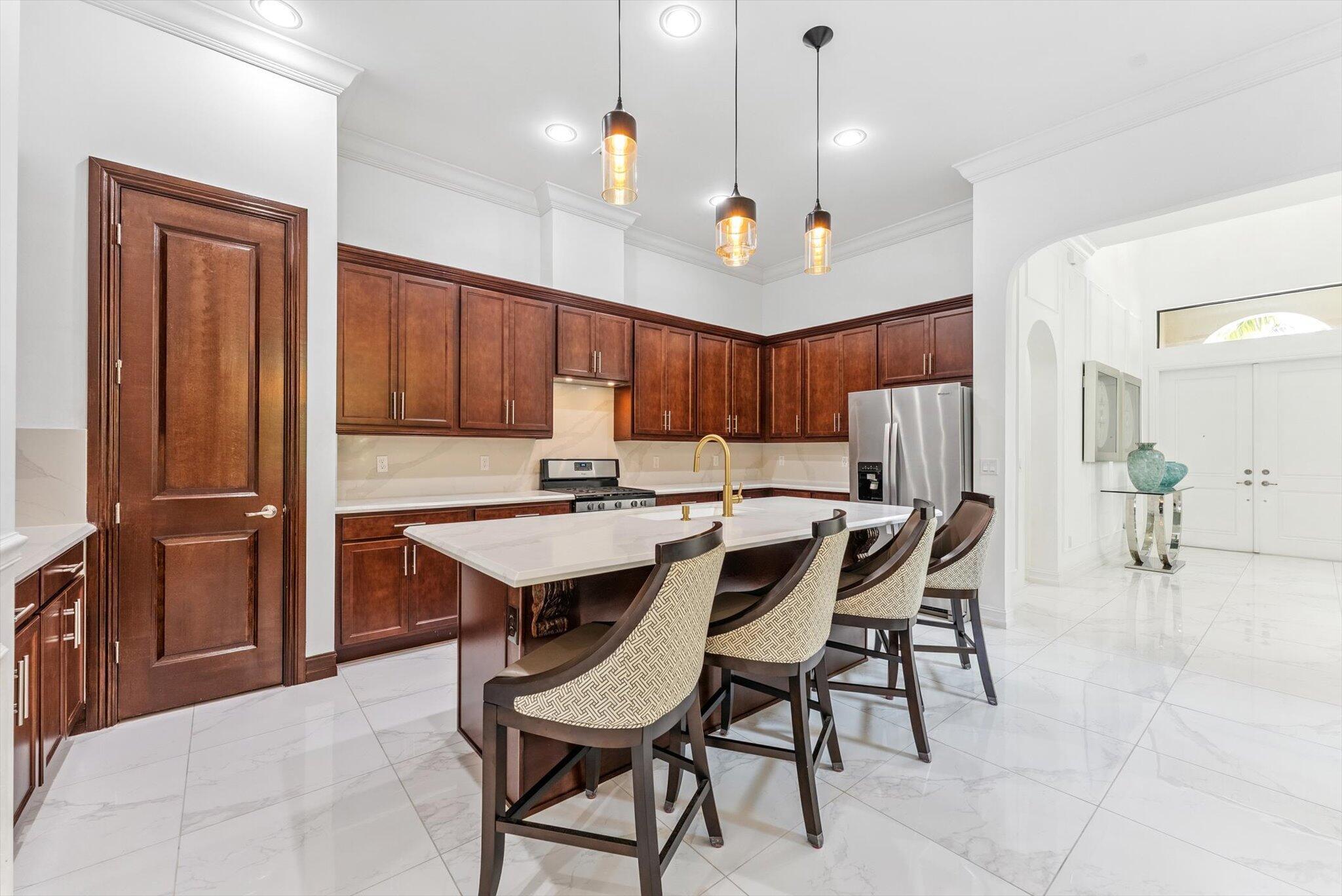 8628 Grand Prix Lane, Boynton Beach, FL, 33472/$1,460,000 4 8628 Grand Prix Lane