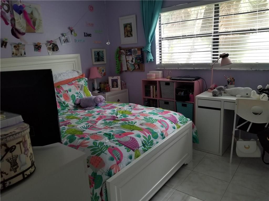 SPRING CIRCLE VILLAS - Residential