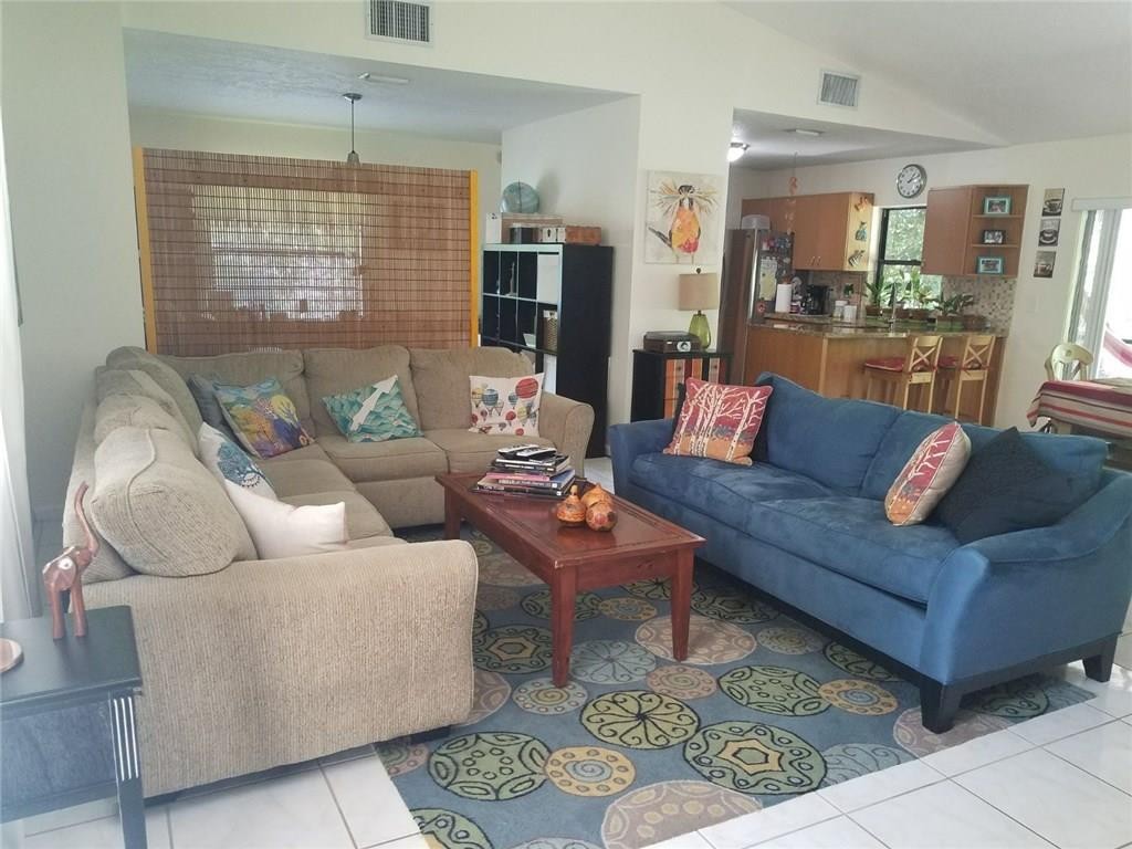 SPRING CIRCLE VILLAS - Residential