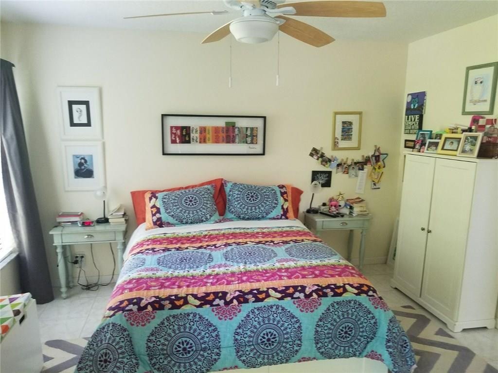 SPRING CIRCLE VILLAS - Residential