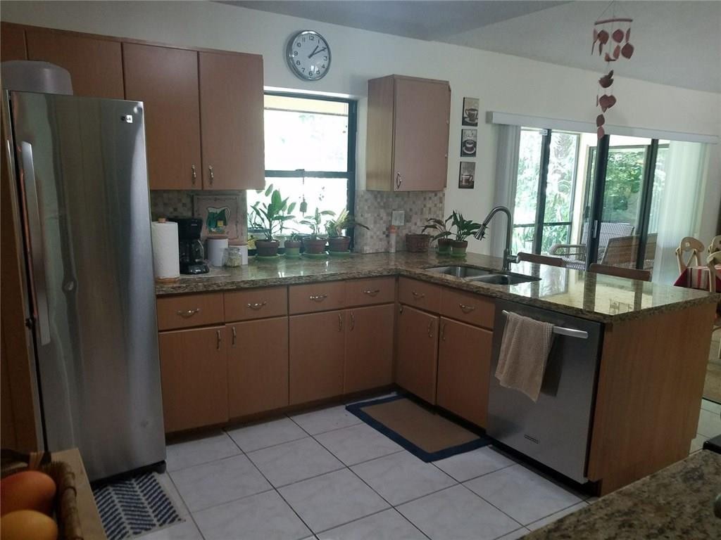 SPRING CIRCLE VILLAS - Residential