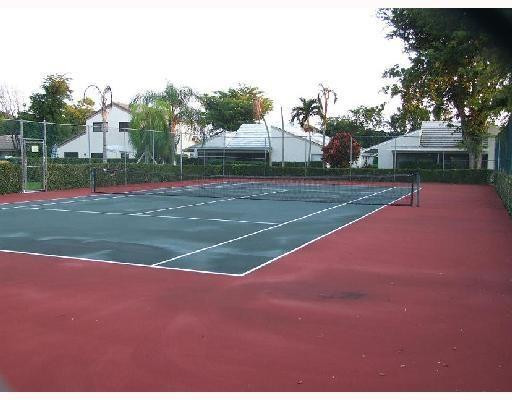 SPRING CIRCLE VILLAS - Residential