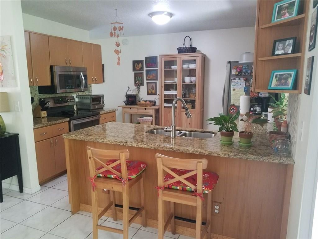 SPRING CIRCLE VILLAS - Residential