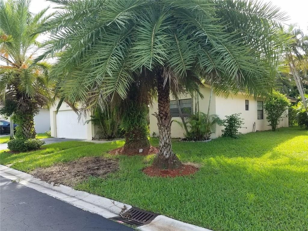 SPRING CIRCLE VILLAS - Residential