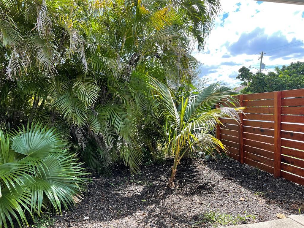 POINSETTIA HEIGHTS - Residential Lease