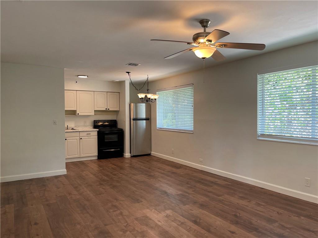 POINSETTIA HEIGHTS - Residential Lease