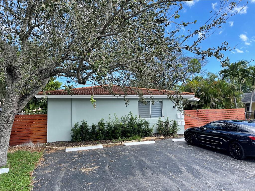 POINSETTIA HEIGHTS - Residential Lease